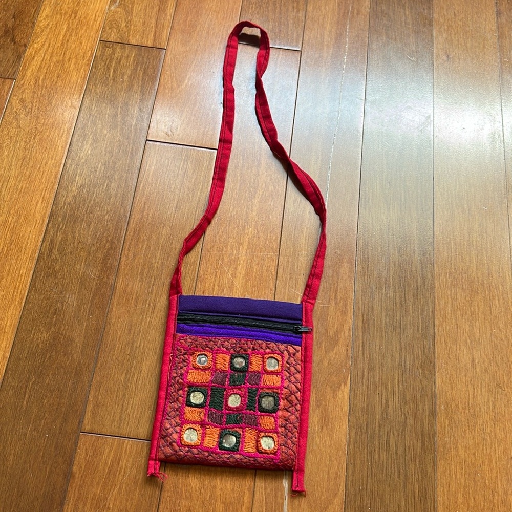 New Women’s Crossbody Mirrorwork Embroidered Small Bag